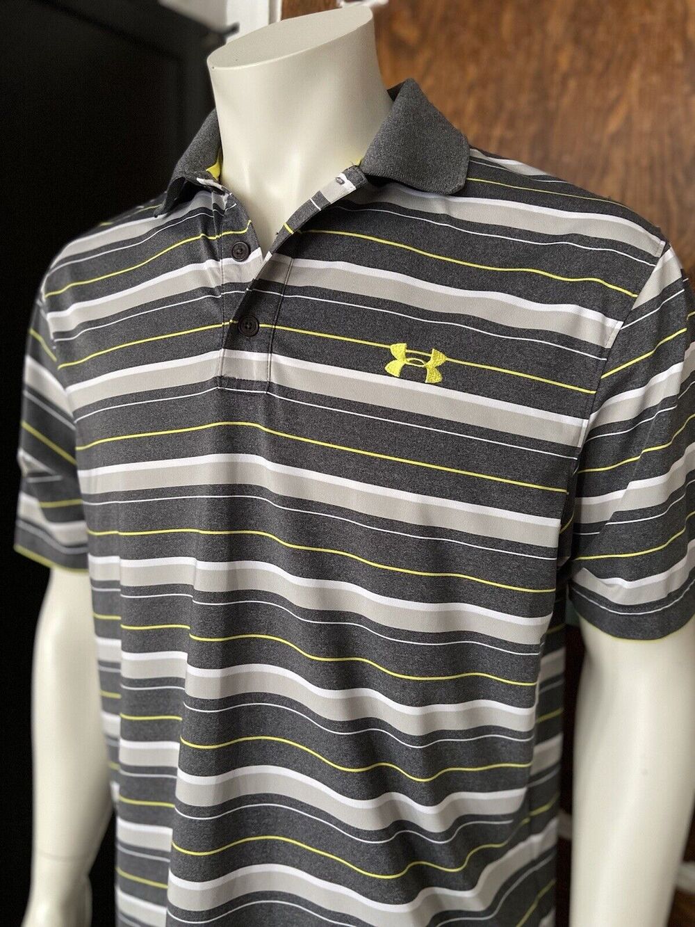 UNDER ARMOUR Grey/Yellow Striped Golf Polo Mens sz L